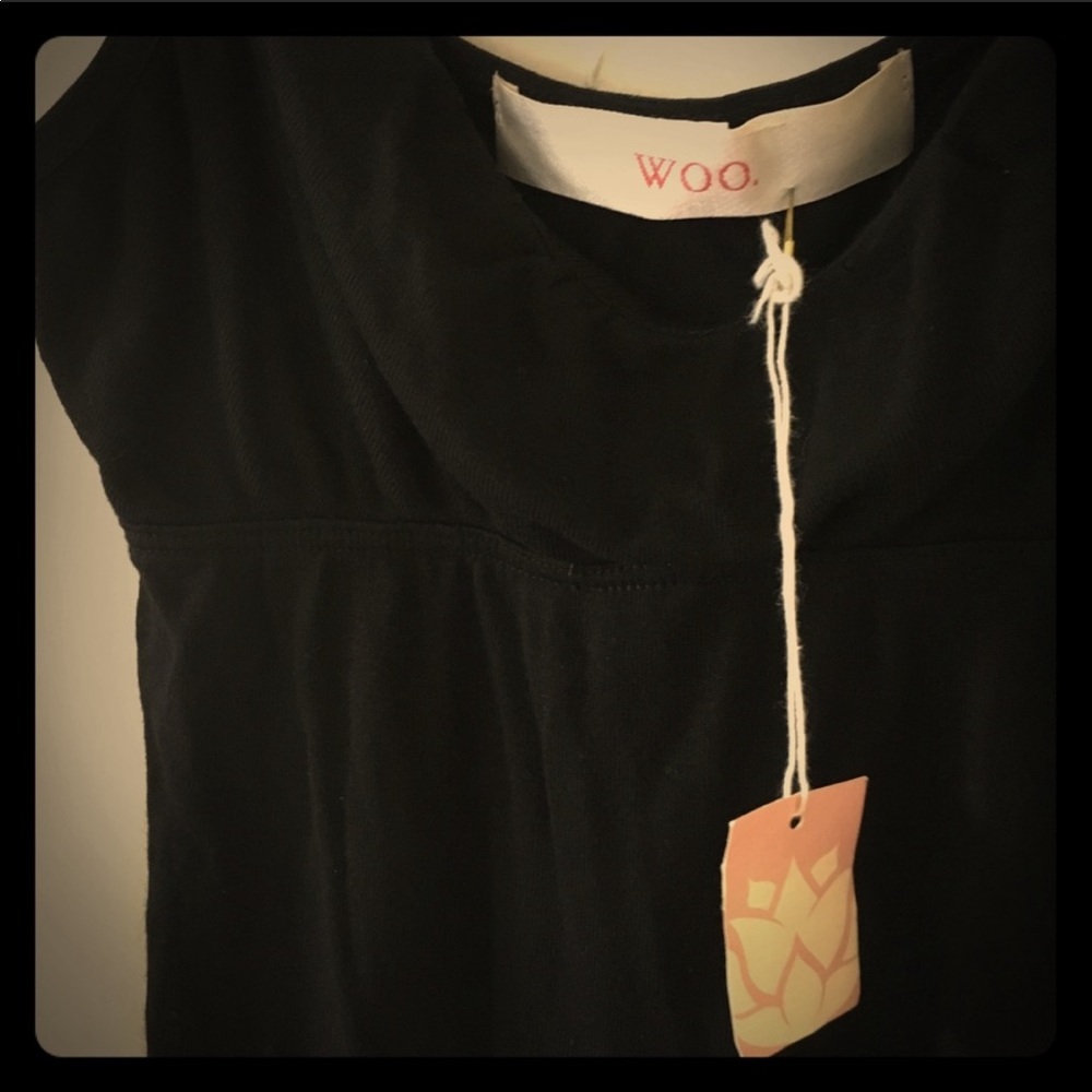 ✨NWT✨🎥Woo soft black cami with shelf bra🎰